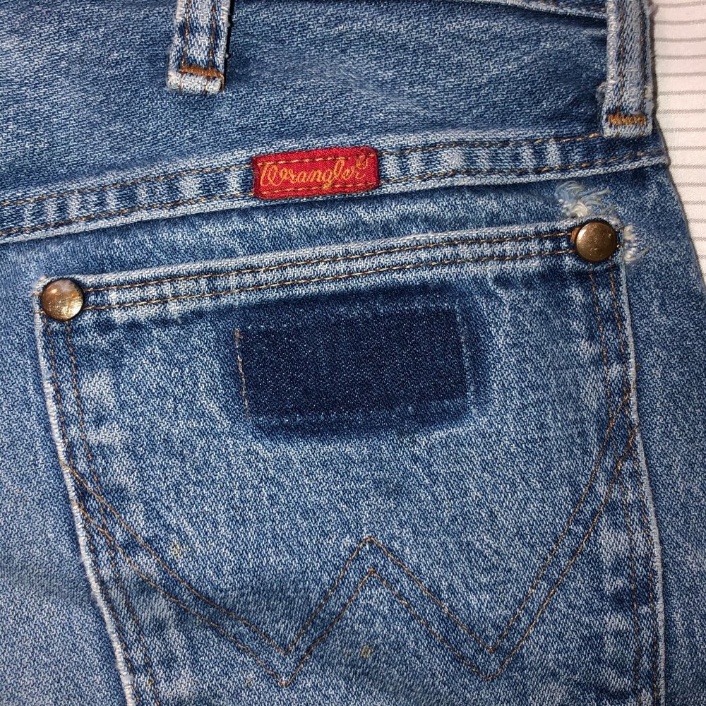 WRANGLER DISTRESSED JEANS